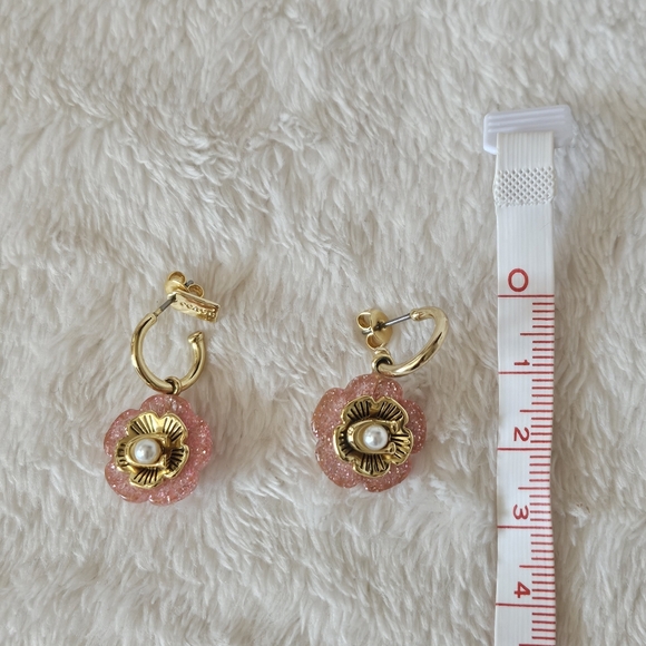Coach Tea Rose Stud Dangle Earrings Half Hoop Pink Gold Pearl Resin - Picture 3 of 5